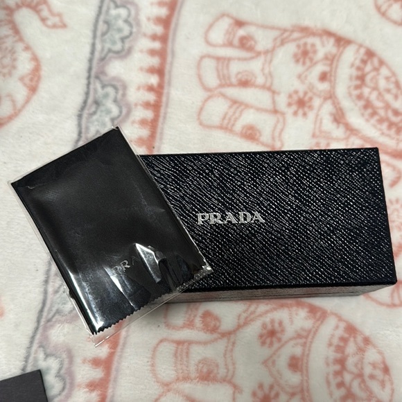 Prada sunglasses box with eyeglasses duster - Picture 1 of 4